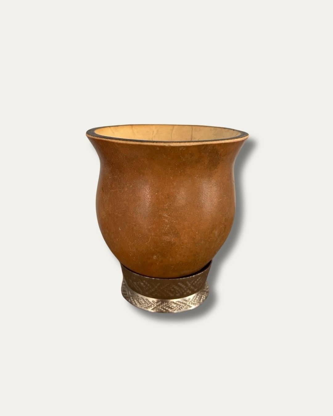 CRIOLLO CON BASE DE METAL